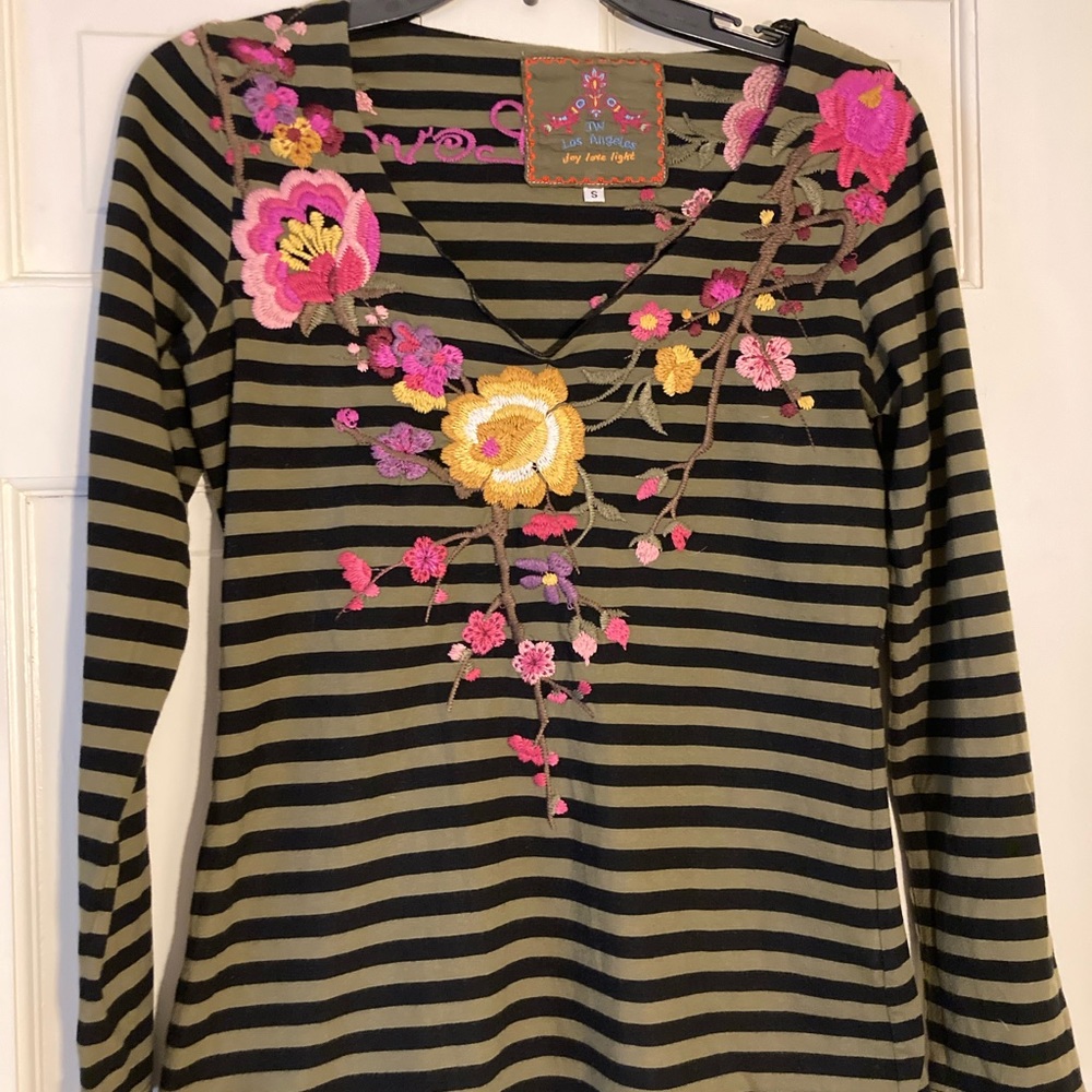Johnny Was  Long Sleeve Embroidered T-Shirt Size Small